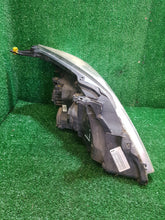 Load image into Gallery viewer, Frontscheinwerfer Opel Vectra C 13251939 Ein Stück (Rechts oder Links) Headlight SCH1404129448cs