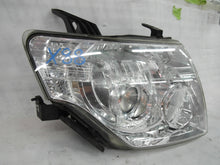 Laden Sie das Bild in den Galerie-Viewer, Frontscheinwerfer Mitsubishi Pajero IV 100-67018 Xenon Rechts Headlight