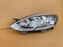 Laden Sie das Bild in den Galerie-Viewer, Frontscheinwerfer Ford Fiesta H1BB-13W030-AD Links Scheinwerfer Headlight