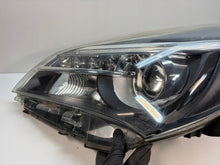 Laden Sie das Bild in den Galerie-Viewer, Frontscheinwerfer Toyota Yaris Links Scheinwerfer Headlight SCH7350801281rf