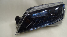 Laden Sie das Bild in den Galerie-Viewer, Frontscheinwerfer Skoda Superb III 3V1941017B Xenon Links Scheinwerfer Headlight