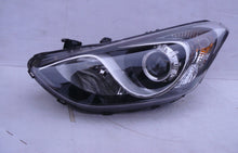 Laden Sie das Bild in den Galerie-Viewer, Frontscheinwerfer Hyundai I30 92101-A6020 Links Scheinwerfer Headlight