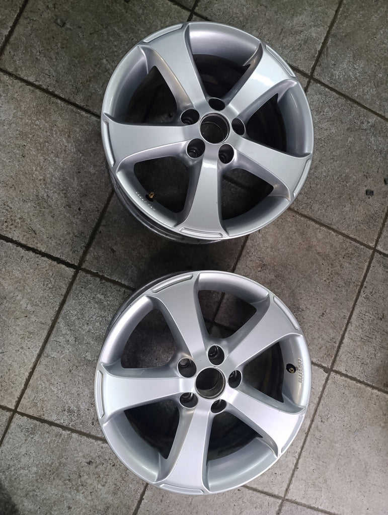 1x Alufelge 15 Zoll 6.0" 5x100 40ET Glanz Silber 6R0071495A VW Polo Rim Wheel