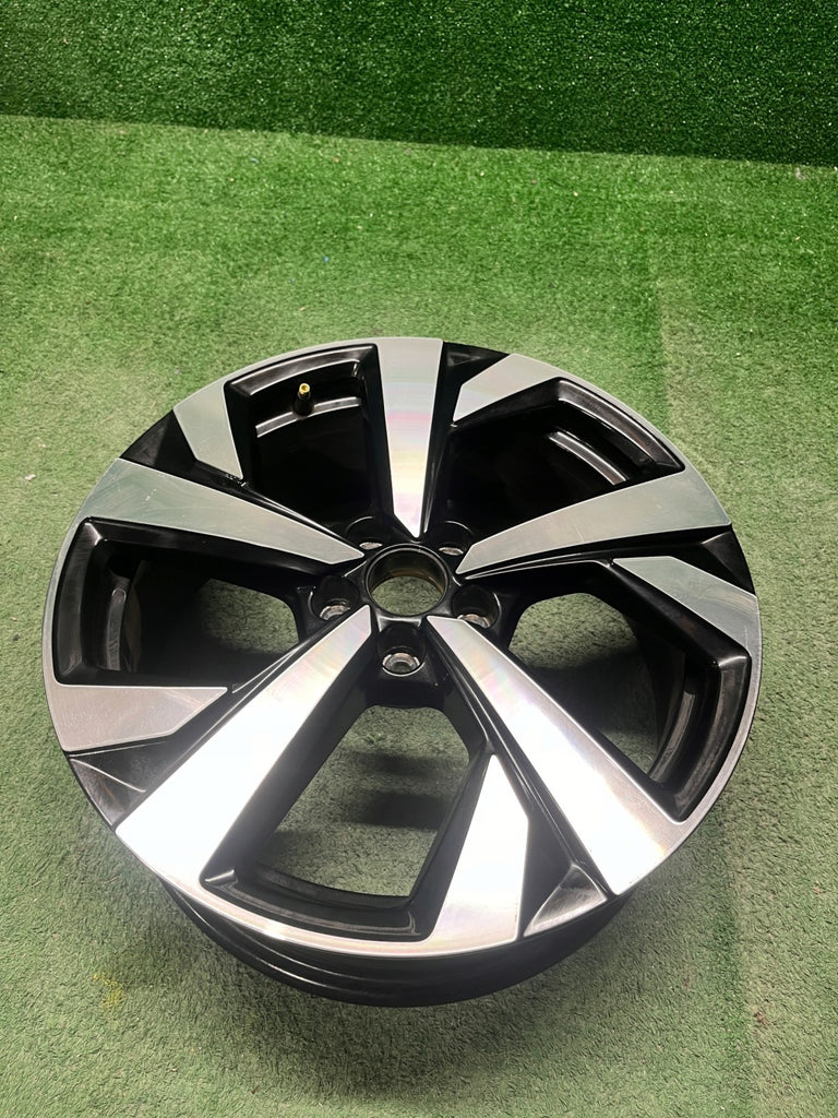 1x Alufelge 17 Zoll 6.5" 5x100 39ET Glanz Silber 2G7601025B VW T-Cross Rim Wheel FEL5888329723dm