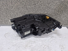 Laden Sie das Bild in den Galerie-Viewer, Frontscheinwerfer VW Caddy 2K1941032B Xenon Rechts Scheinwerfer Headlight SCH1094684819yu