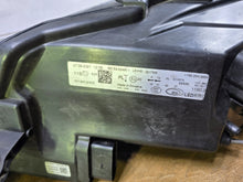 Laden Sie das Bild in den Galerie-Viewer, Frontscheinwerfer Skoda Superb III 3V1941016D Rechts Scheinwerfer Headlight