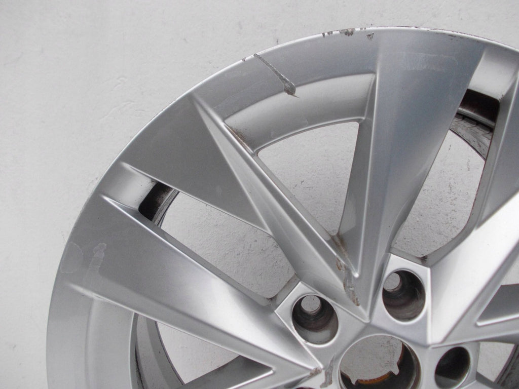 1x Alufelge 17 Zoll 46ET Silber 5E3601025 Skoda Octavia I Rim Wheel FEL3696767775yk