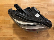 Load image into Gallery viewer, Frontscheinwerfer Mercedes-Benz Cls X218 C218 A2188202259 Rechts oder Links SCH8131219532rp