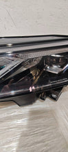 Laden Sie das Bild in den Galerie-Viewer, Frontscheinwerfer Skoda Octavia IV 5E4941035 Links Scheinwerfer Headlight SCH1318607901fa