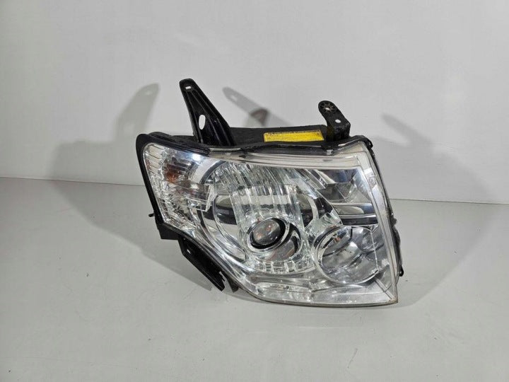 Frontscheinwerfer Mitsubishi Pajero IV 103419012686 Xenon Rechts Headlight SCH8387268012js