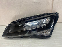 Laden Sie das Bild in den Galerie-Viewer, Frontscheinwerfer Skoda Superb III 3V1941015C LED Links Scheinwerfer Headlight SCH2609354940ry