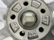 Laden Sie das Bild in den Galerie-Viewer, 1x Alufelge 15 Zoll 7.0&quot; 5x100 35ET Glanz Silber KBA43862 Vw Rim Wheel