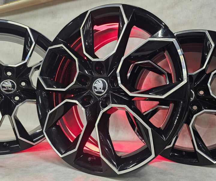 4x Alufelge 19 Zoll 7.5" 5x112 51ET Glanz Schwarz 5E0601025AH Mg Octavia I FEL3033522371bi