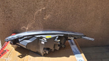 Laden Sie das Bild in den Galerie-Viewer, Frontscheinwerfer Ford Fiesta I 85122000 Full LED Rechts Scheinwerfer Headlight SCH9463461063lo