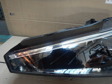 Laden Sie das Bild in den Galerie-Viewer, Frontscheinwerfer Skoda Scala 657941015A Links Scheinwerfer Headlight SCH6257121810fe