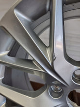 Load image into Gallery viewer, 1x Alufelge 18 Zoll 8.0&quot; 5x112 40ET Glanz Silber 5FF071498 Cupra Formentor Ateca