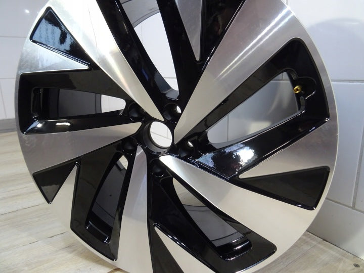 1x Alufelge 20 Zoll 9.0" 5x112 42ET Glanz Silber 11A601025H VW Passat B8 FEL6676876815rz