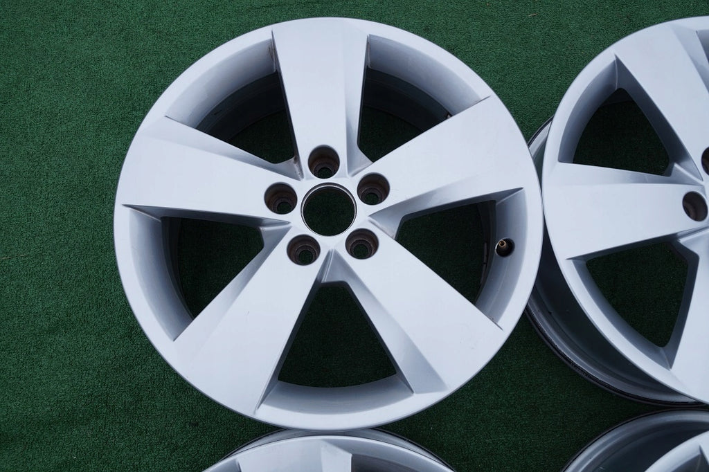 4x Alufelge 16 Zoll 6.0" 5x100 35ET Glanz Silber 657601025J Skoda Scala Kamiq FEL6000330562vg