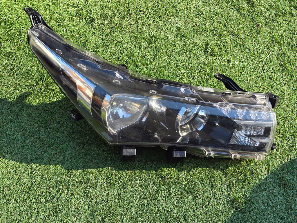 Frontscheinwerfer Toyota Corolla 81110-02E70-00 Rechts Scheinwerfer Headlight SCH2989308573me