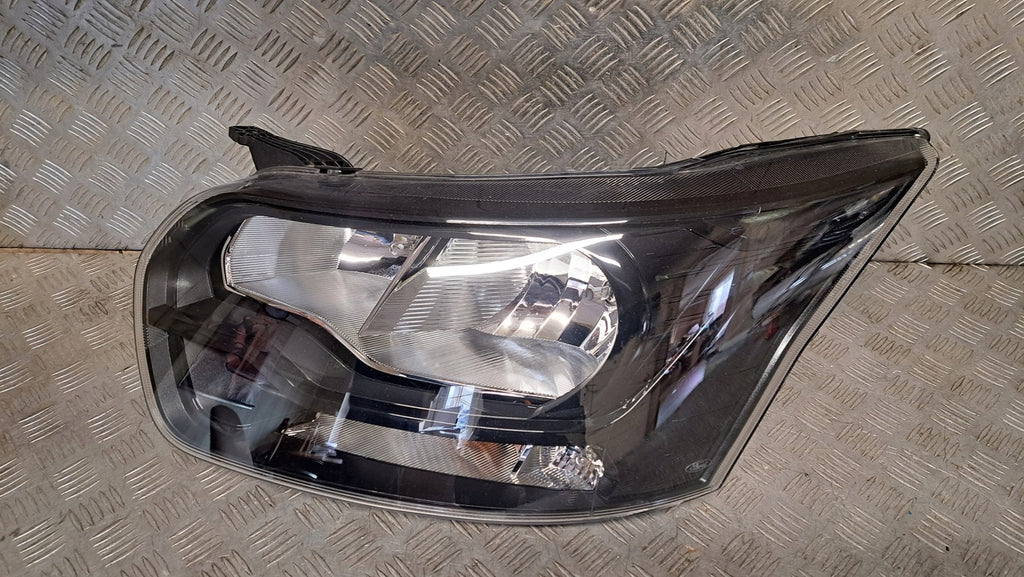 Frontscheinwerfer Ford Transit GK31-13W030-BC Ein Stück (Rechts oder Links)