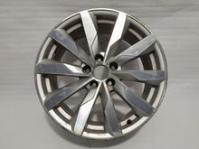 Laden Sie das Bild in den Galerie-Viewer, 1x Alufelge 18 Zoll 8.0" 5x112 40ET Silber 8W0601025S Audi A4 B9 Rim Wheel FEL3009768384nh