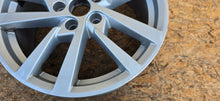 Laden Sie das Bild in den Galerie-Viewer, 1x Alufelge 17 Zoll 7.5" 5x112 51ET 3V0601025CS Audi A3 Rim Wheel FEL7022327048ul