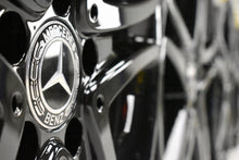 Laden Sie das Bild in den Galerie-Viewer, 4x Alufelge 18 Zoll 8.0&quot; 5x112 41ET Glanz Schwarz A2224011900 Mercedes-Benz W222