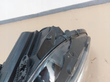 Laden Sie das Bild in den Galerie-Viewer, Frontscheinwerfer Mercedes-Benz W246 A2468207261 Xenon Rechts Headlight SCH3200472239xb