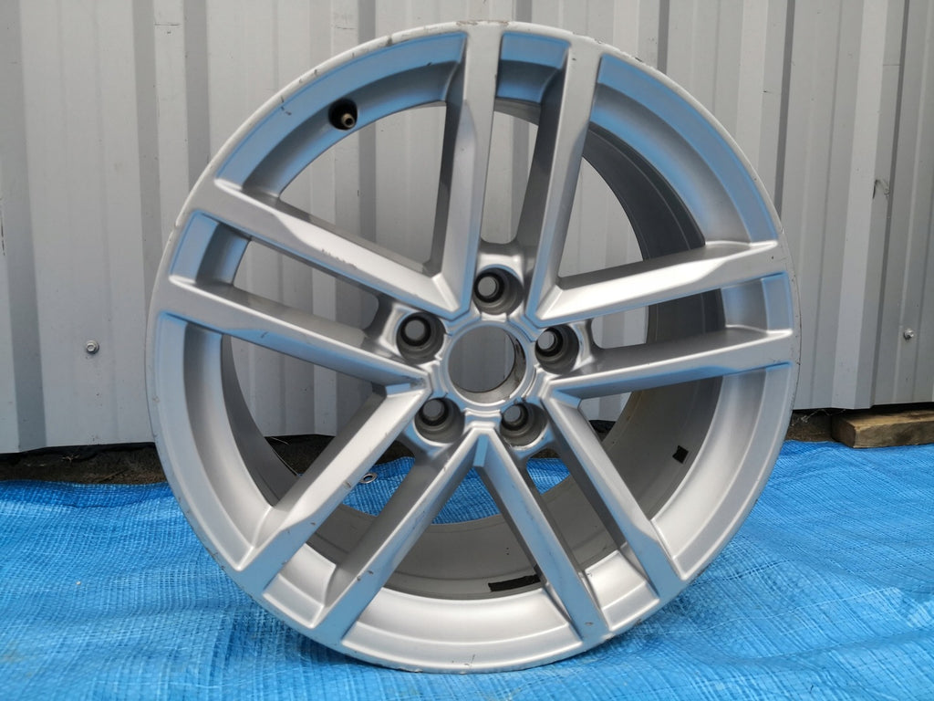 1x Alufelge 17 Zoll 8.5" 5x112 50ET Glanz Silber 8S0601025 Audi Tt Rim Wheel