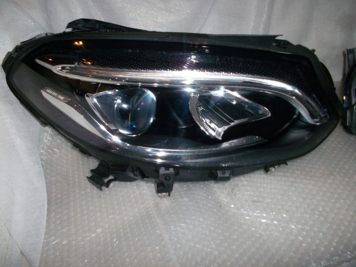 Frontscheinwerfer Mercedes-Benz W246 A2469066201 A2469066101 Ein Satz Headlight SCH6274739420be