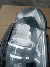Load image into Gallery viewer, Frontscheinwerfer Audi A4 B7 8E0941030BP Rechts Scheinwerfer Headlight SCH8180346947rn