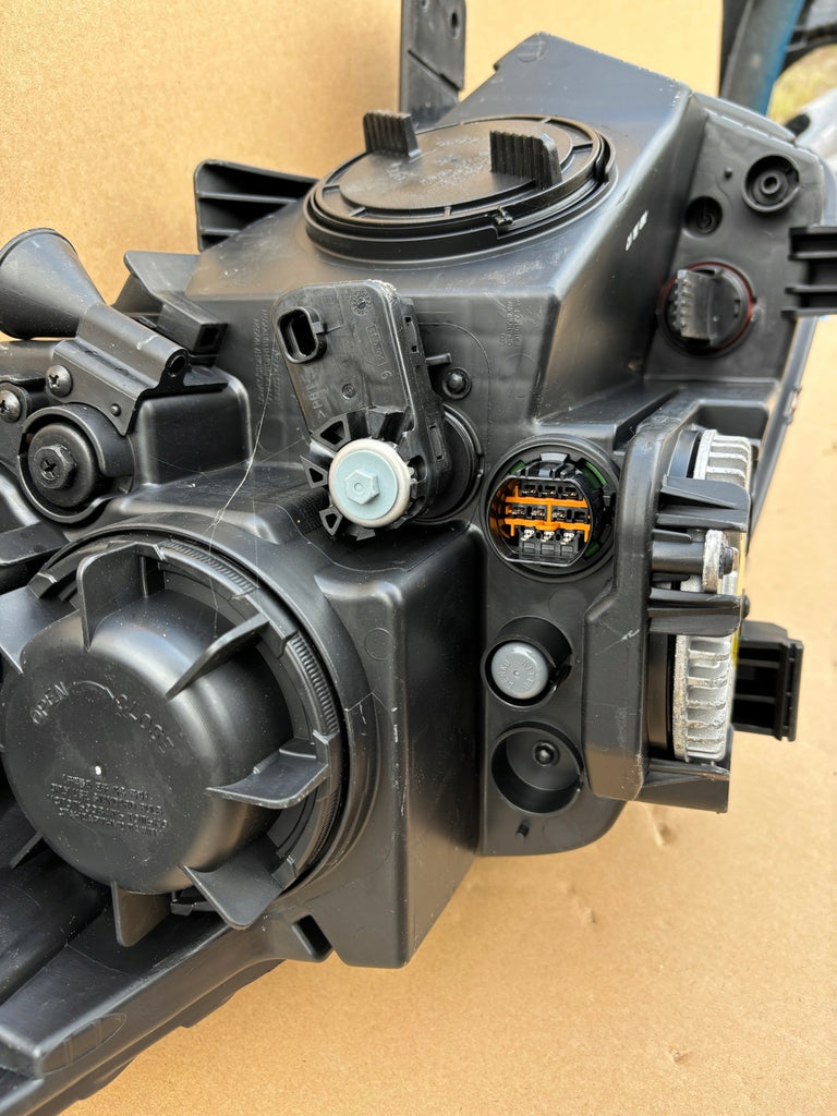 Frontscheinwerfer Kia Carens 13-92101-A4 LED Links Scheinwerfer Headlight