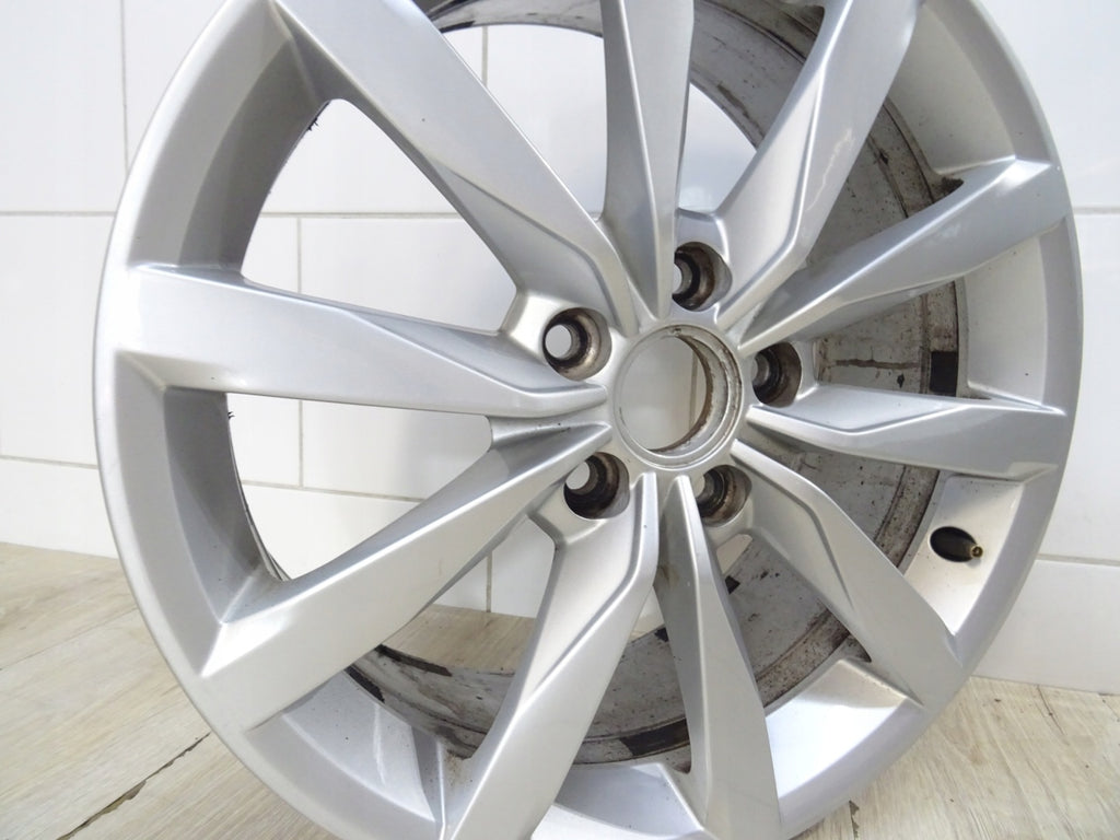 1x Alufelge 17 Zoll 7.0" 5x112 49ET Glanz Silber 5G0601025CH VW I Rim Wheel FEL3750665507pq