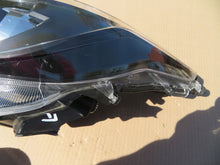 Load image into Gallery viewer, Frontscheinwerfer Toyota Yaris Links Scheinwerfer Headlight