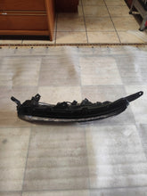 Laden Sie das Bild in den Galerie-Viewer, Frontscheinwerfer Mitsubishi Eclipse Cross I EDM92205010 Rechts oder Links