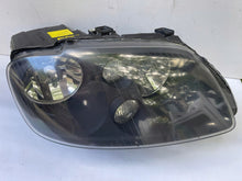 Laden Sie das Bild in den Galerie-Viewer, Frontscheinwerfer VW Touran Rechts Scheinwerfer Headlight