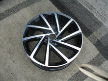 Laden Sie das Bild in den Galerie-Viewer, 1x Alufelge 18 Zoll 7.0" 5x112 45ET Matt Schwarz 2GA601025S VW T-Roc Rim Wheel FEL4711038886zj
