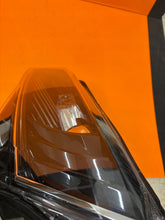 Laden Sie das Bild in den Galerie-Viewer, Frontscheinwerfer Skoda Superb III 3V1941015A 3V1941015A3V1941015 Xenon Links SCH1901243770px