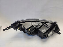 Laden Sie das Bild in den Galerie-Viewer, Frontscheinwerfer Toyota Proace 9847211580 Xenon Links Scheinwerfer Headlight SCH6244019056ld
