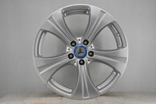 Laden Sie das Bild in den Galerie-Viewer, 4x Alufelge 18 Zoll 8.0&quot; 5x112 38ET Glanz Silber A2534010800 Mercedes-Benz