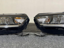 Laden Sie das Bild in den Galerie-Viewer, Frontscheinwerfer Skoda Octavia I 5E4941016 5E4941015 Ein Satz Headlight SCH7357040014pl