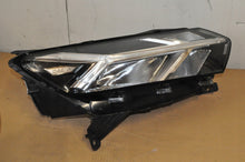 Laden Sie das Bild in den Galerie-Viewer, Frontscheinwerfer Dacia Sandero III Jogger 260101940R Rechts Headlight