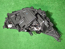 Laden Sie das Bild in den Galerie-Viewer, Frontscheinwerfer Toyota I Ein Stück (Rechts oder Links) Scheinwerfer Headlight SCH2959252390ve