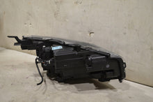 Laden Sie das Bild in den Galerie-Viewer, Frontscheinwerfer Toyota Yaris Cross 0D-312 Full LED Links Headlight SCH5223389582rr