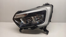 Laden Sie das Bild in den Galerie-Viewer, Frontscheinwerfer Renault Master 260607867R Halogen Links Scheinwerfer Headlight