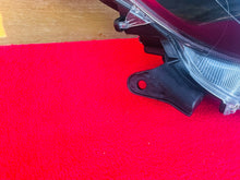 Laden Sie das Bild in den Galerie-Viewer, Frontscheinwerfer Toyota Yaris Rechts Scheinwerfer Headlight SCH8324935108np