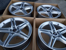 Laden Sie das Bild in den Galerie-Viewer, 4x Alufelge 18 Zoll 8.0" 5x112 40ET Glanz Silber 8W0601025HM Audi B8 Rim Wheel FEL8877621225nu