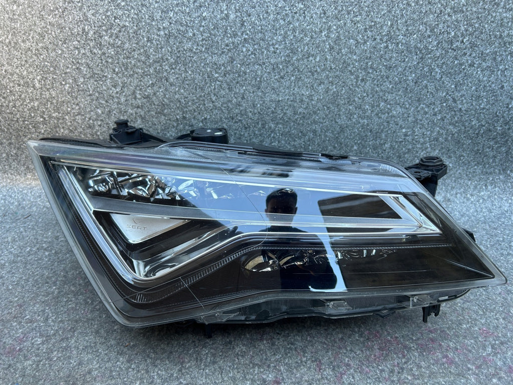 Frontscheinwerfer Seat Ateca 576941008F Rechts Scheinwerfer Headlight SCH2461920612zf