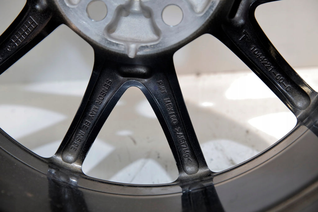 1x Alufelge 18 Zoll 8.5" 5x114.3 1044221-00-C Tesla Model 3 Rim Wheel FEL8293253944ll