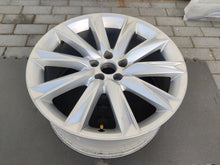 Laden Sie das Bild in den Galerie-Viewer, 1x Alufelge 20 Zoll 9.0&quot; 5x112 38ET Glanz Silber 4KE071490A Audi E-Tron